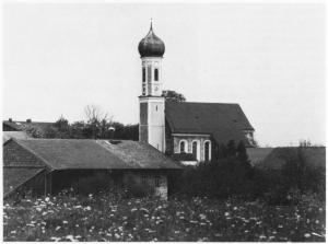uFr23-08 Fr Kirche v Süd ca1982